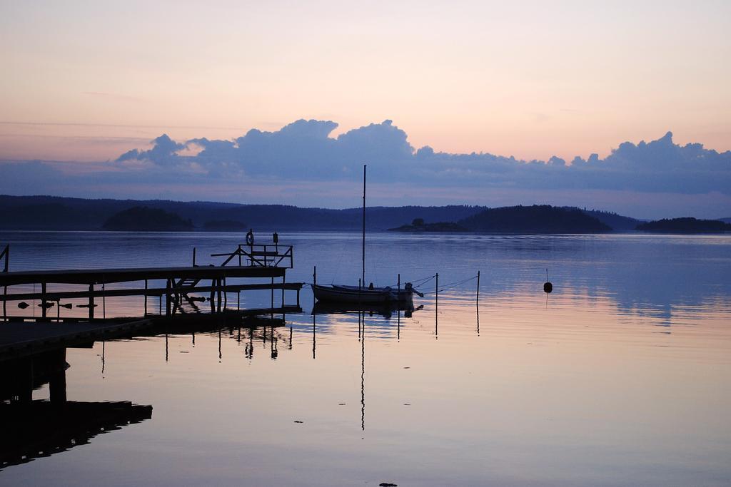 Anfasteroed Gardsvik - Badstugor Med Loft Ljungskile Zimmer foto